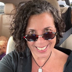 Meet your Posher, Monica